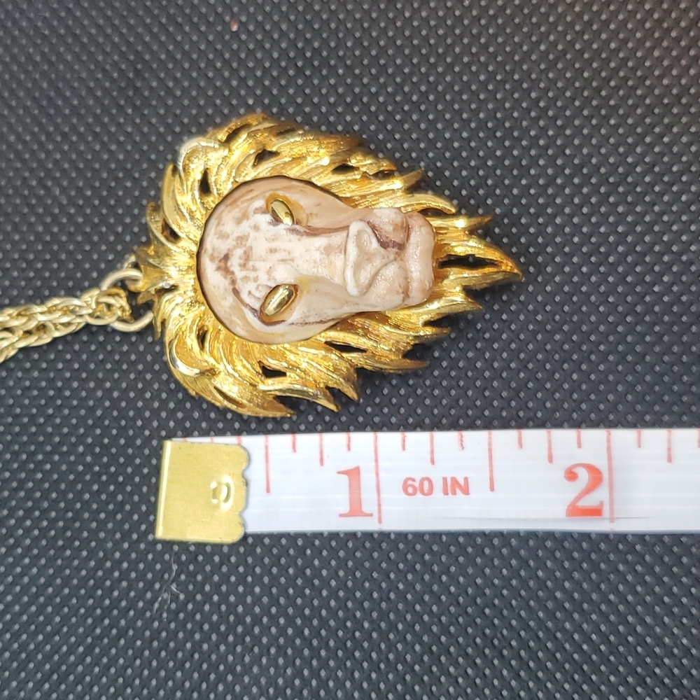 RAZZA stamped vintage lionhead necklace - Picture 4 of 5